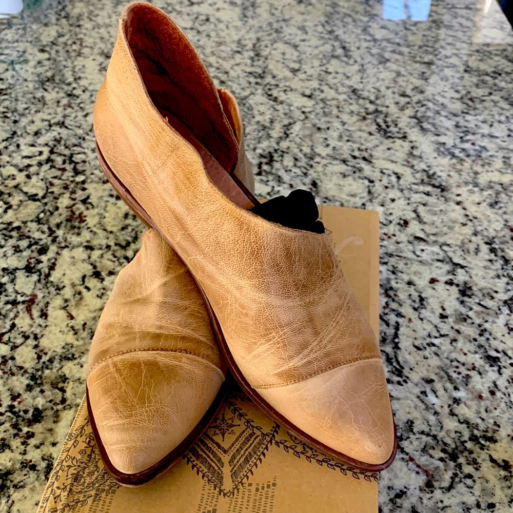 Free People Flat Royals Size 37.5 Brown NWT